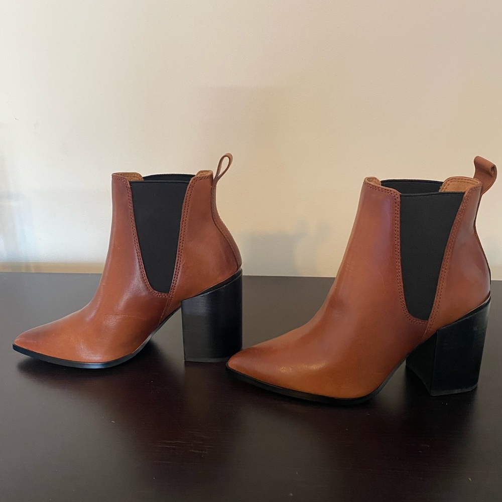Steve Madden size 7.5 brown booties
